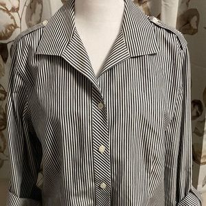 Chicos size 2 no iron button down